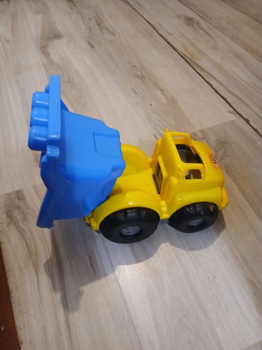 Dla maluchów prosta wywrotka do np. Piasku ryżu w domu dla.chłopca