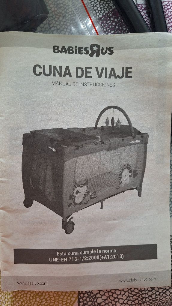 Cama de viagem c/ duas alturas, muda fraldas + 2 colchões + 3 lençóis