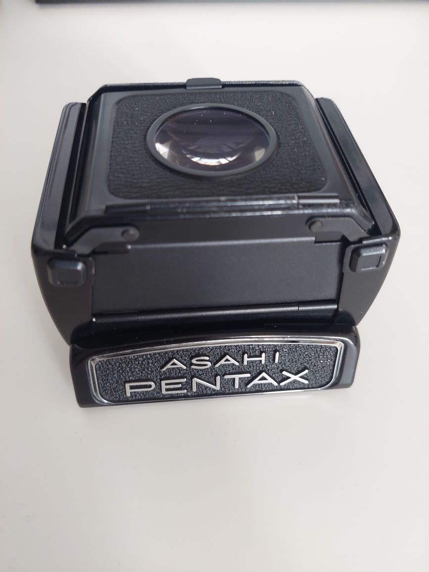 Ashai Pentax 6x7 Waist-level viefinder / kominek