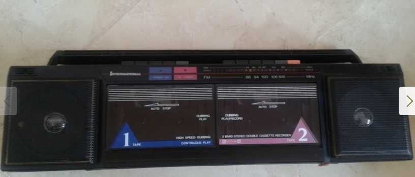 Двохкасетний стереомагнітофон "International" ("Levis").