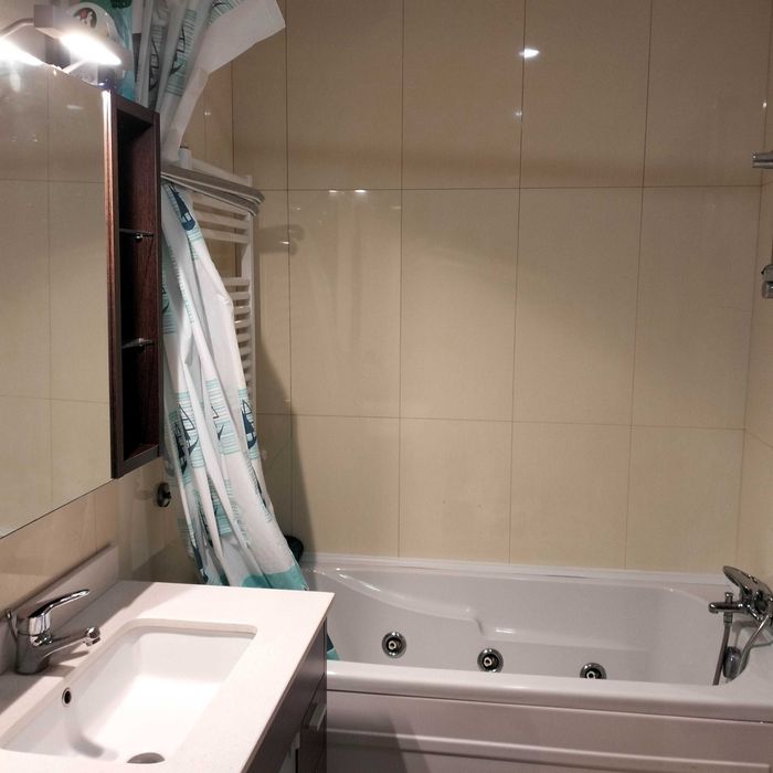 Apartamento T2 mobilado com garagem fechada