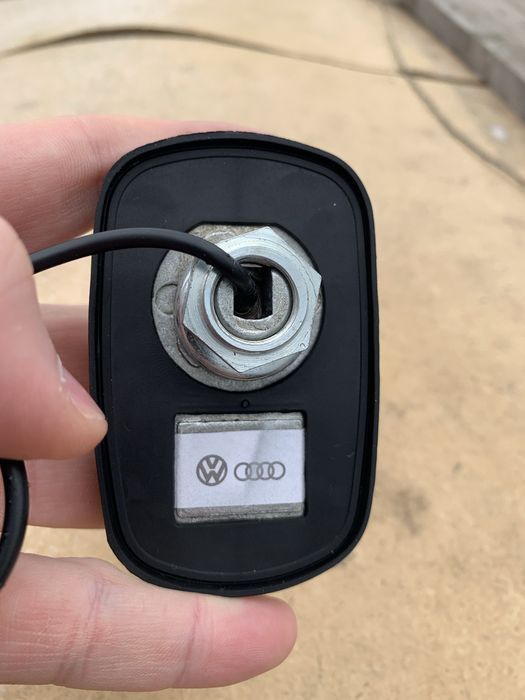 Продам антену ʼплавникʼ VAG