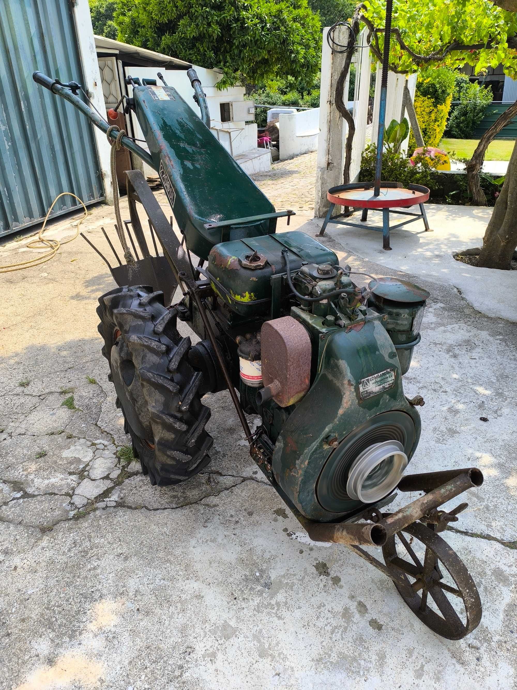 Motocultivador motor lombardini 16cv + reboque+charrua+ fresa+ arado