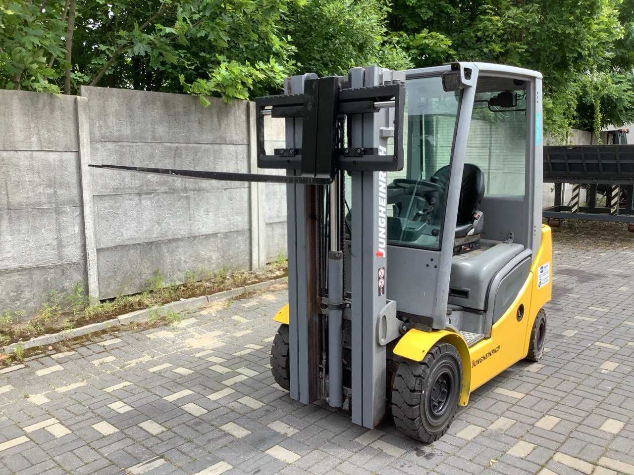 Wózek widłowy diesel Jungheinrich DFG320s, triplex, 4 sekcje, 2018r.