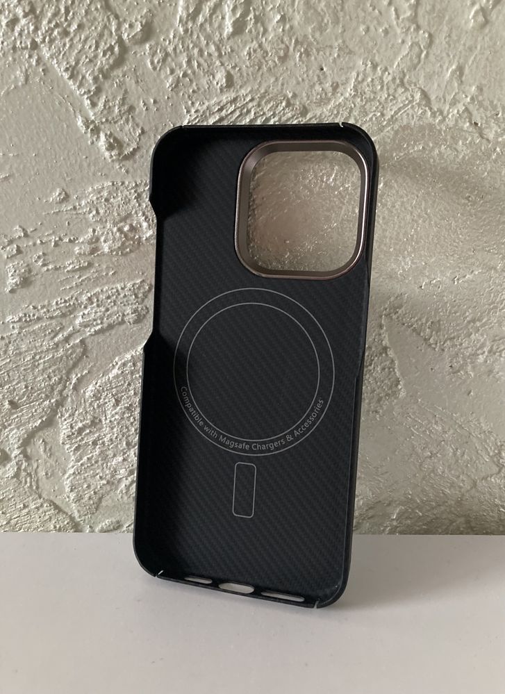 Iphone 16 Pro чехол карбон MagSafe 600D