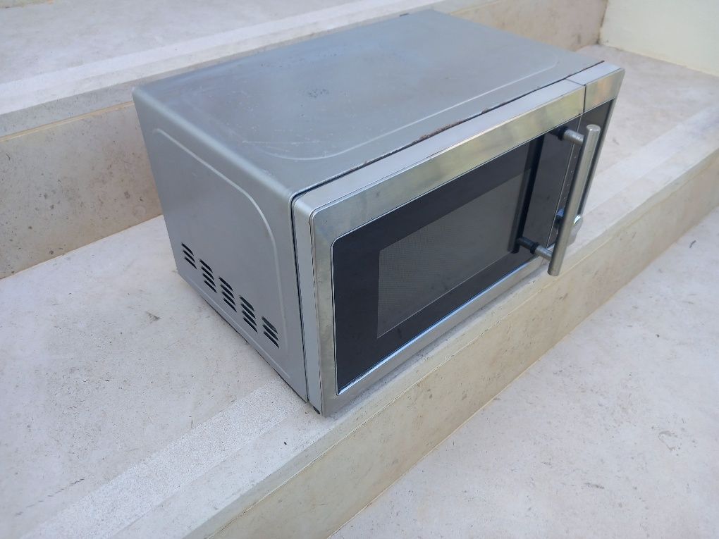 Microondas Tesco com grill