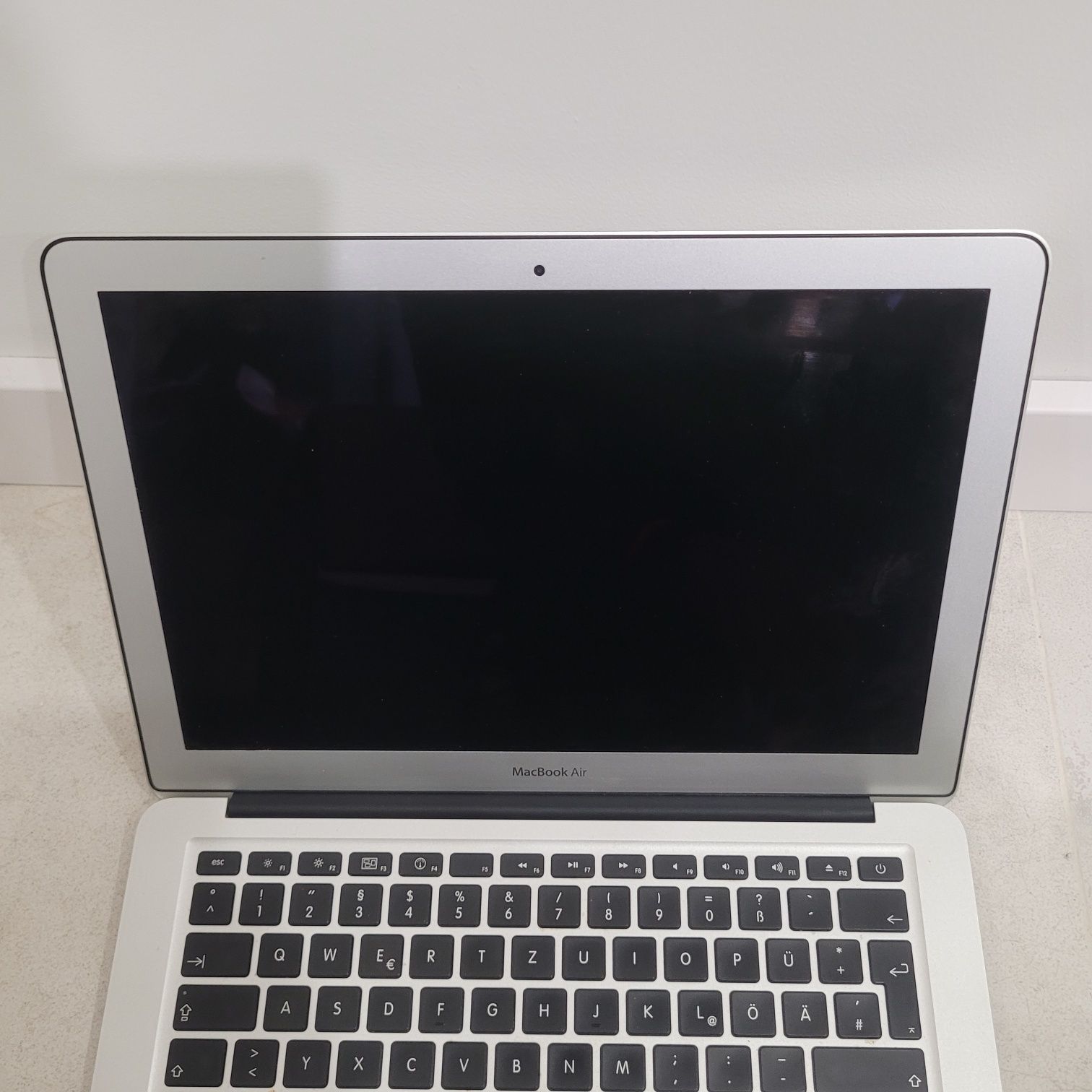 Macbook a 1369 zobacz