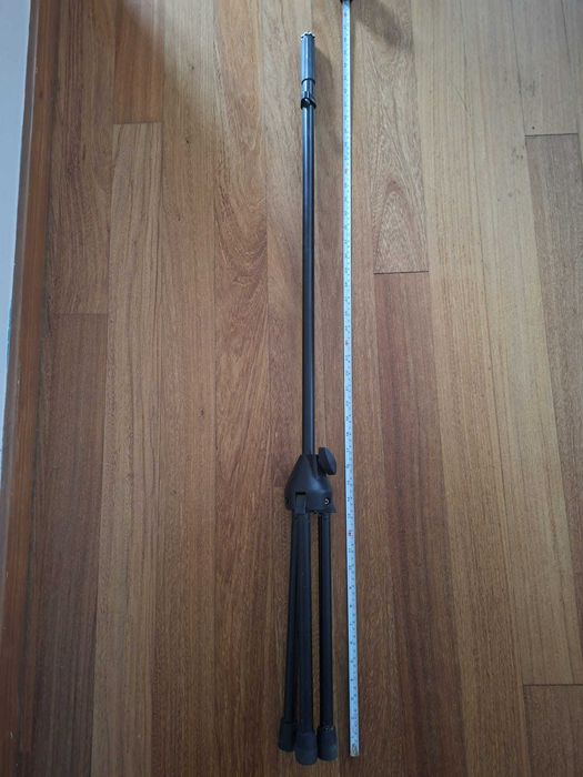 Kit de Microfone Dinâmico Ashton com Suporte de Pé