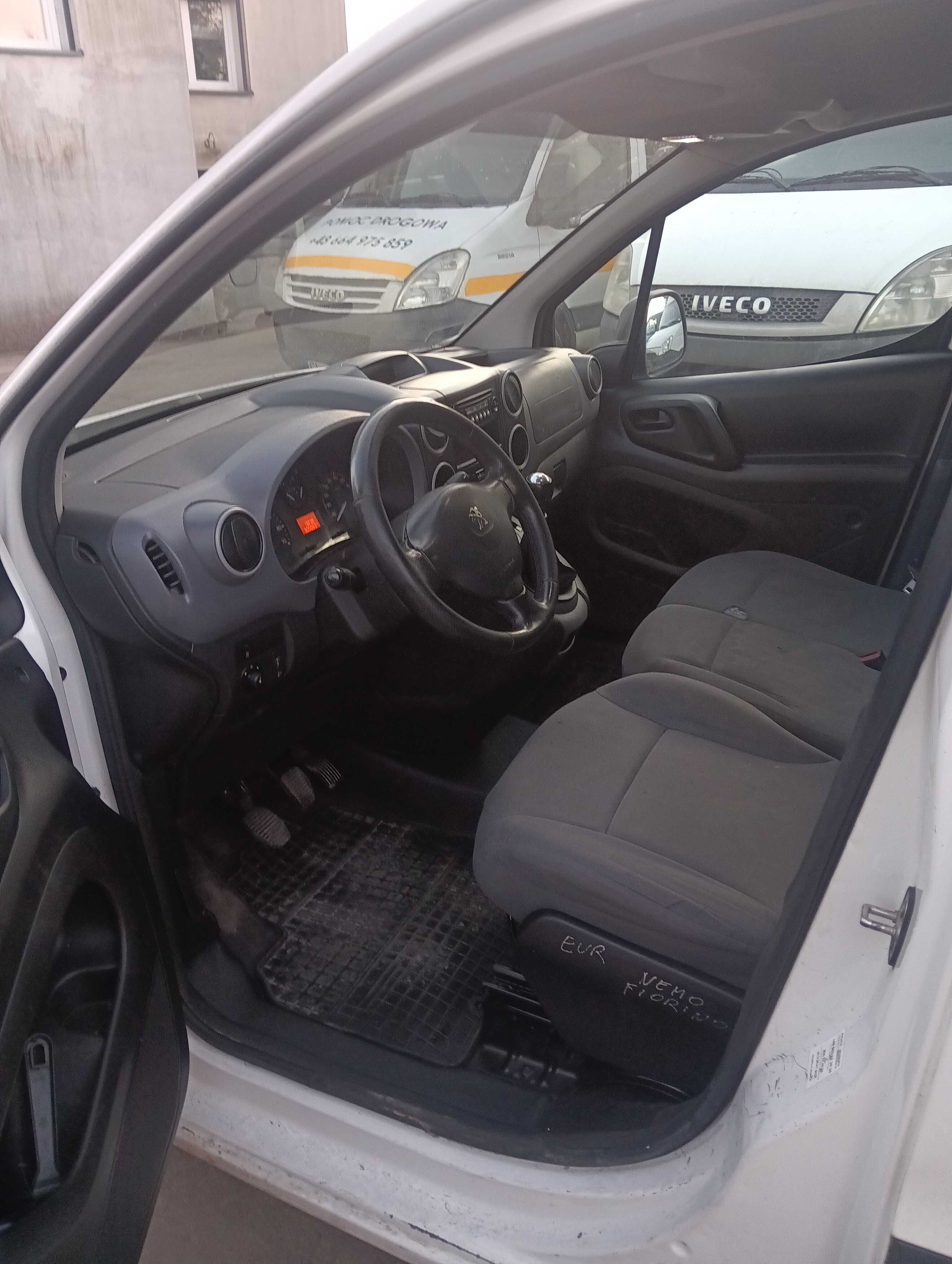 Peugeot Partner od 99 zł/5h wypożyczalnia busów samochodów dostawczych