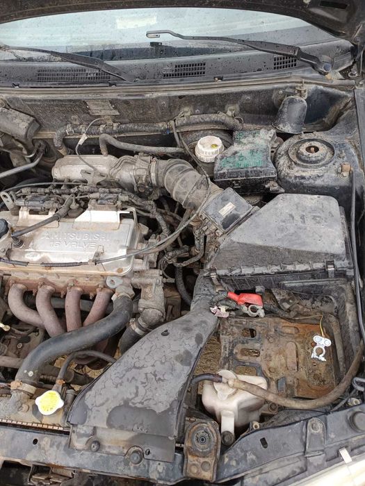 Mitsubishi carisma 1.6 para peças