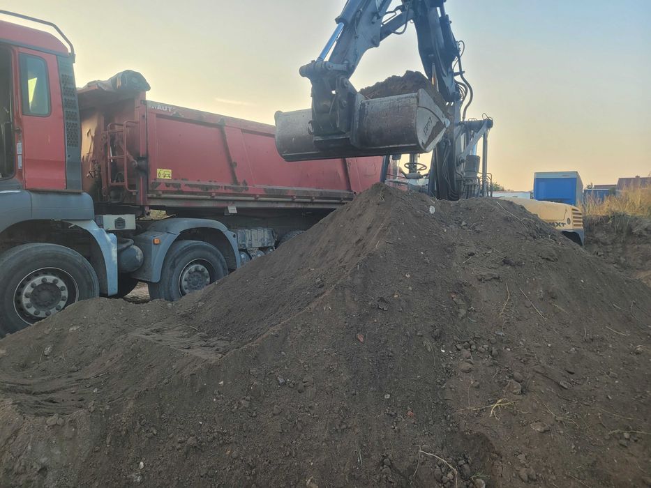 Ziemia na podwyszenie terenu przesiana.