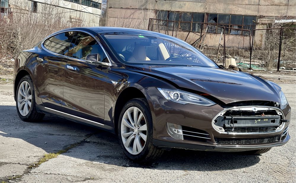 Запчастини, авторозбір, автошрот Тесла модел С, Tesla model S