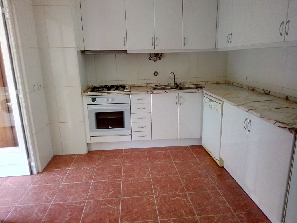 Apartamento T1 com garagem