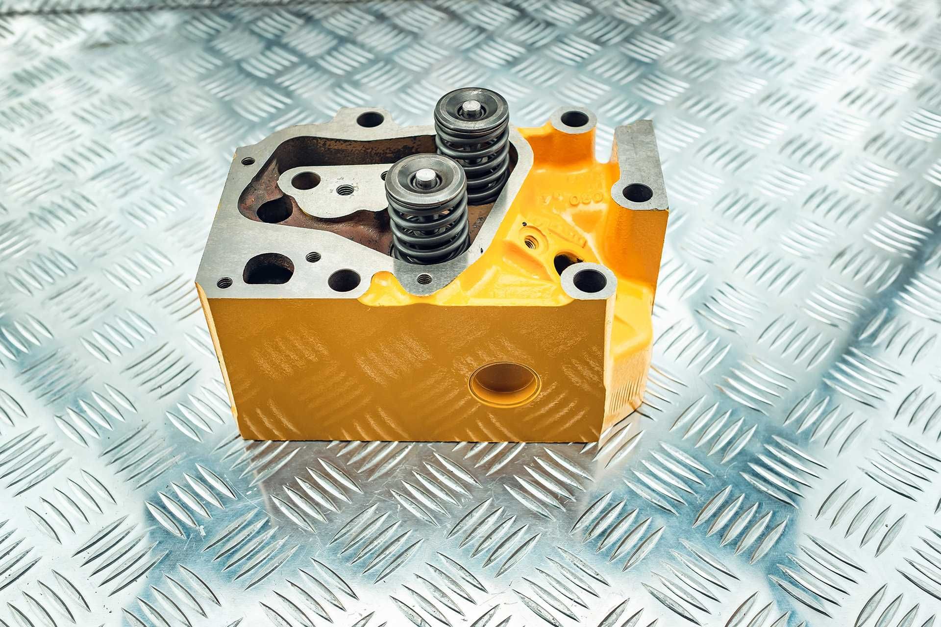 Głowica do silnika Liebherr D904/ D914. Cylinder head Liebherr