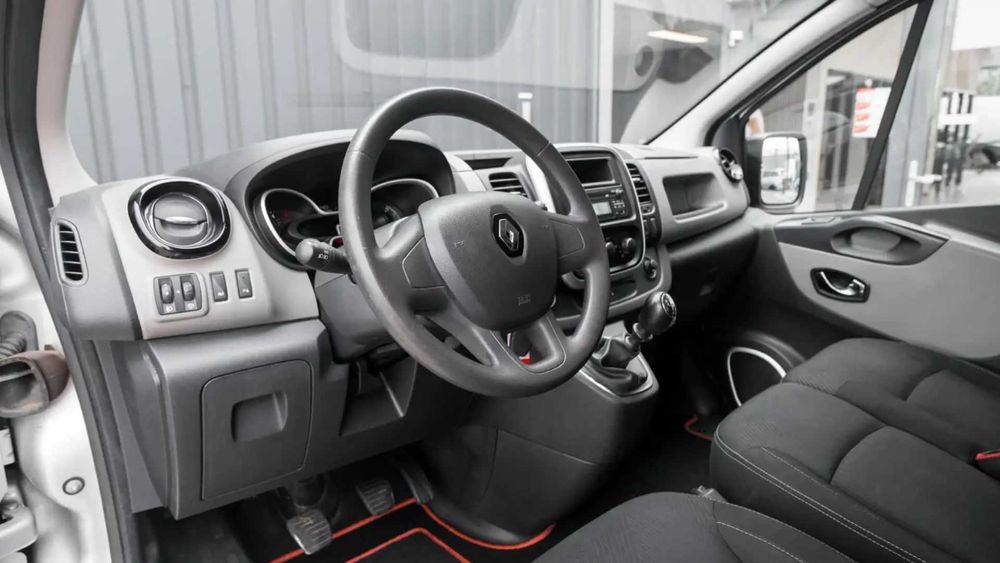 Wypożyczalnia wynajem aut dostawczych Renault Trafic BEZ LIMITU KM