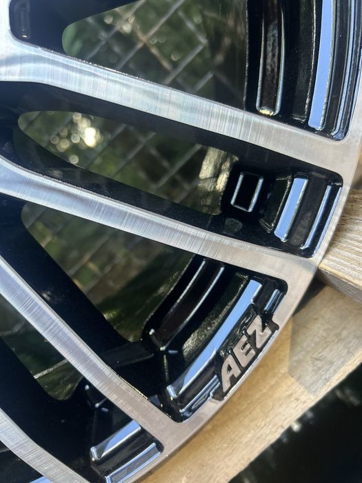 Диски АЕЗ AEZ 5/112r18 ET 27. 8j  Germany