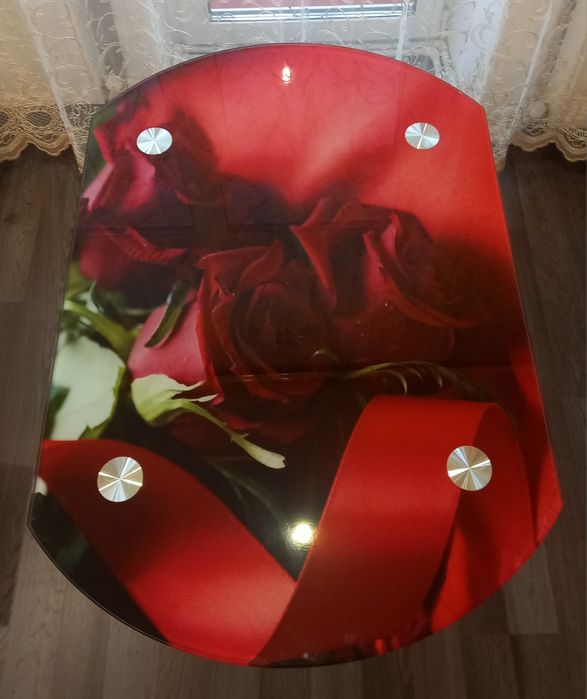 Стіл скляний новий.