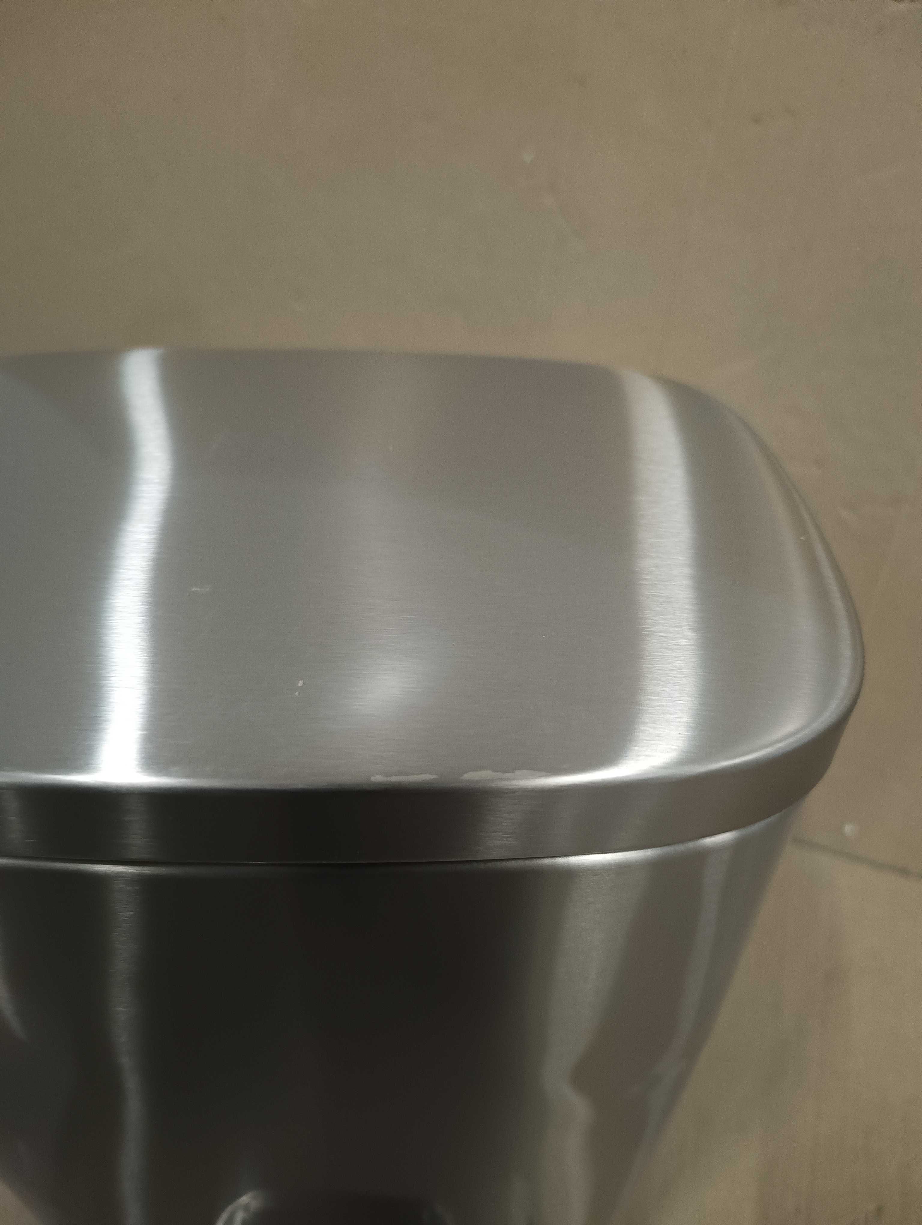 Amazon Basics kosz łazienkowy z pedałem 12L srebrny NOWY