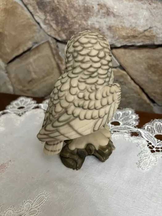Figurka białej sowy