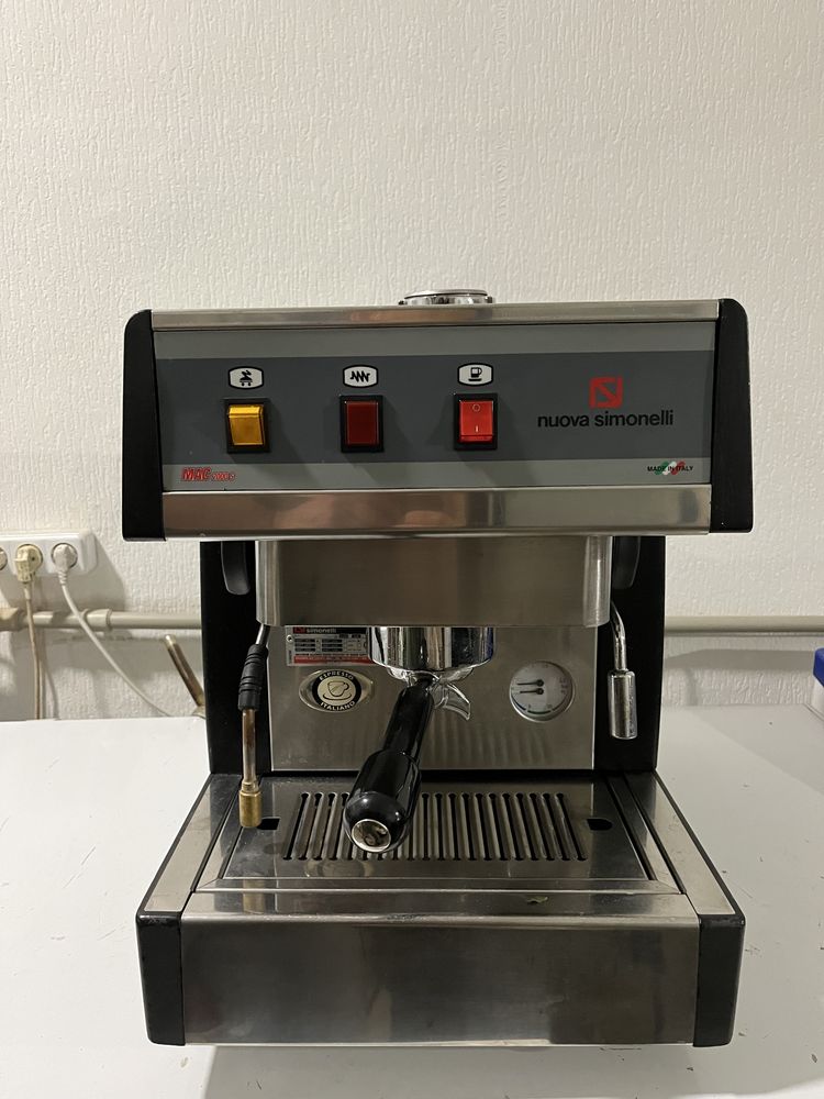 Кавомашина Nuova Simonelli однопостова