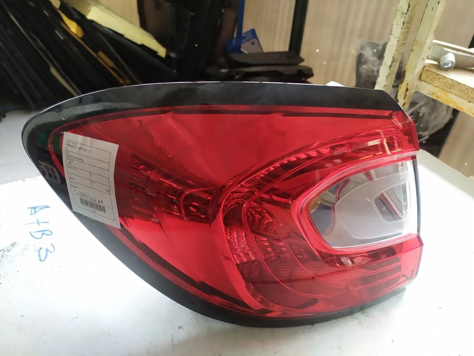 Farolim stop painel esquerdo Renault Captur 13 - / 265557367R