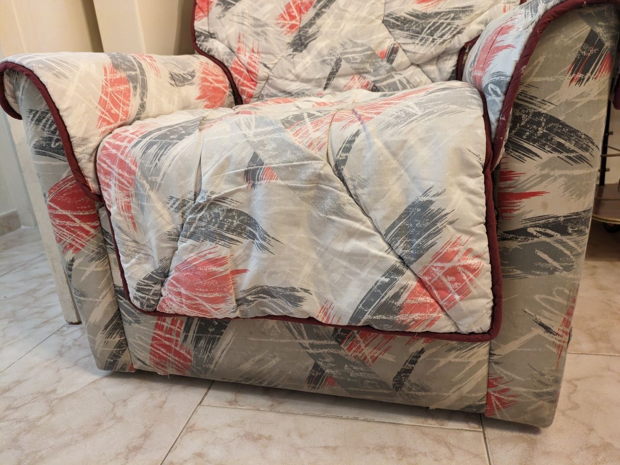 Sofá cama e 2 mapples