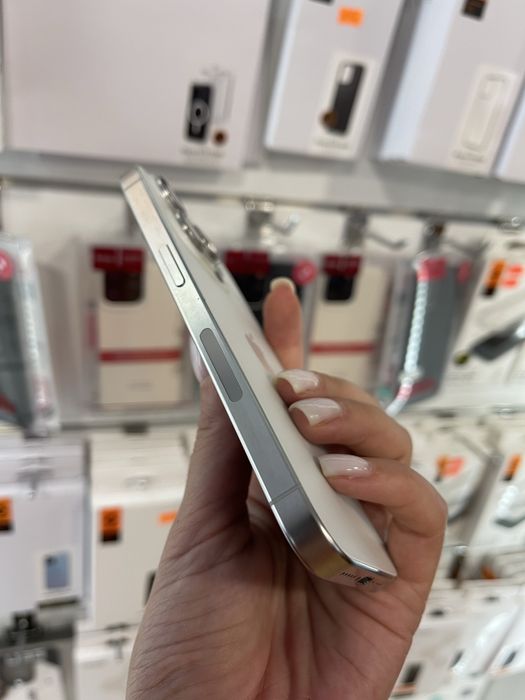 iPhone 15 Pro 256Gb white titanium - АКБ 89%, стан 5