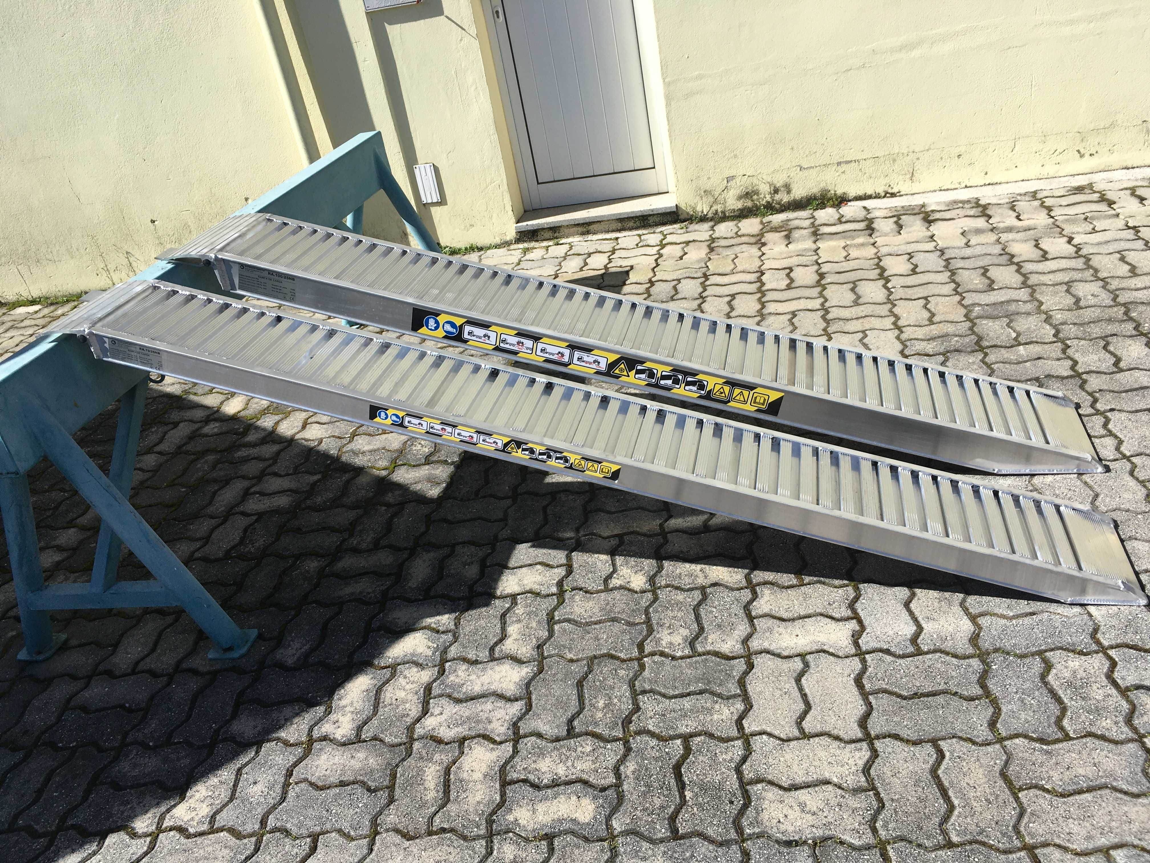 Rampas alumínio para carga de equipamento de jardinagem