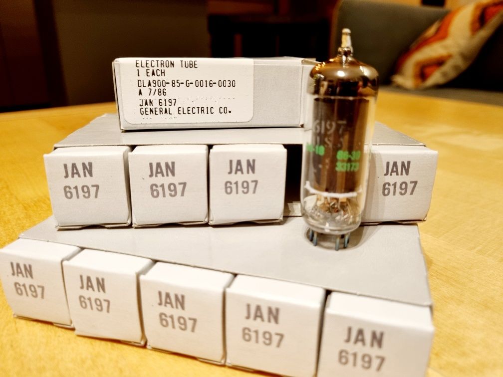 Jan-6197 GE LAMPY MOCY  LEBEN CS300F Kwarta