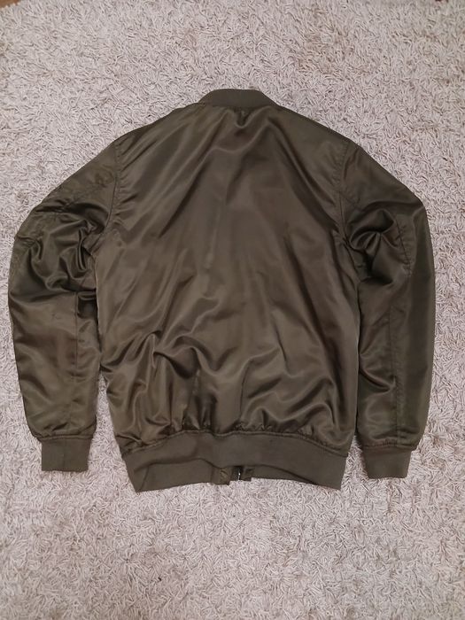 Бомбер зелений ноунейм