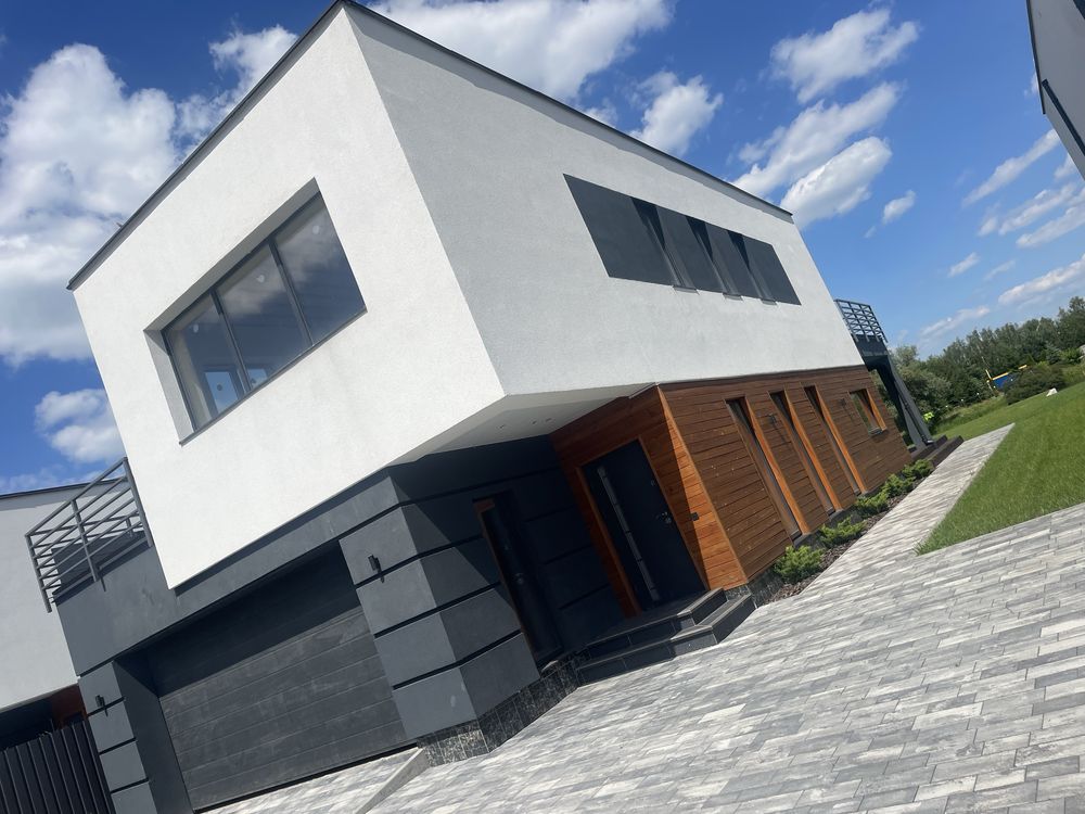 Продаж будинку з власним пляжем на затоці Дніпра
