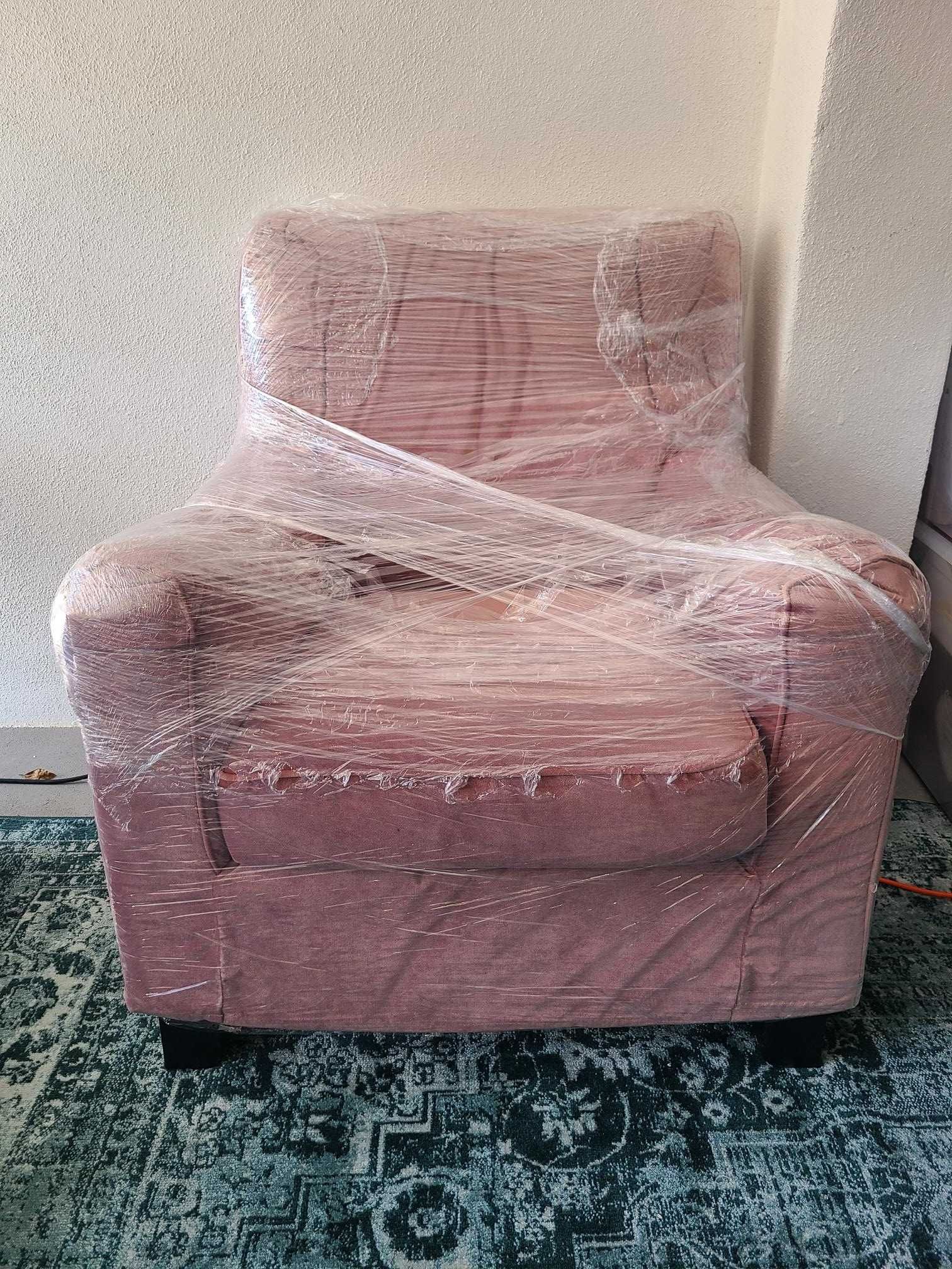 Poltrona IKEA Gronlid cor de rosa