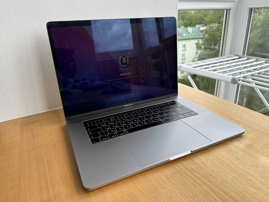 Apple MacBook Pro 15" i9 32DDR4 1TB (2018) A1990