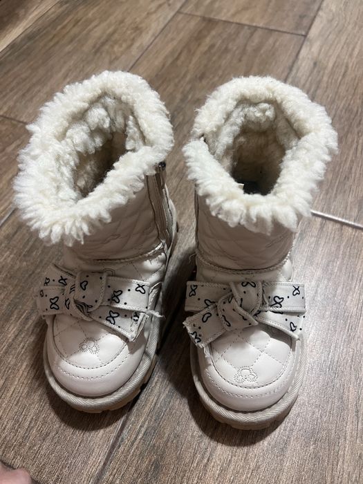 Продам дитячі  дуже теплі сапоги угги на овчині Розмір 28
