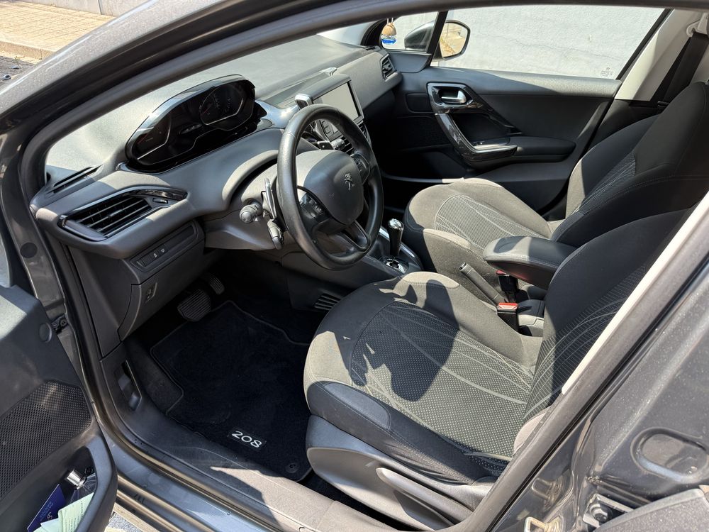 Peugeot 208 Caixa Automática