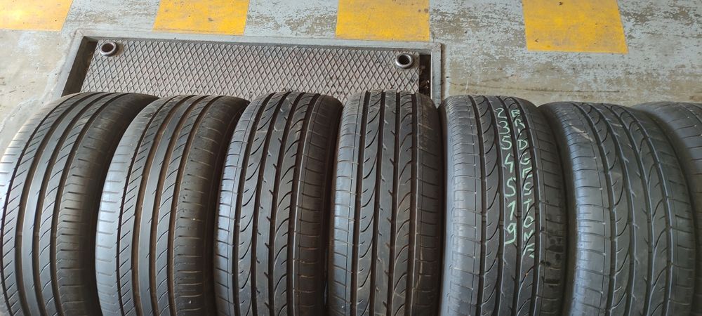 Pneus 235/45/19 semi novos