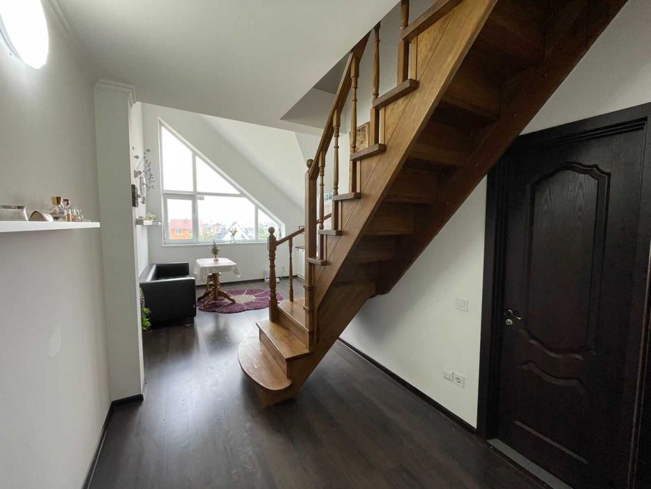 Простора дворівнева двокімнатна квартира в Ворзелі