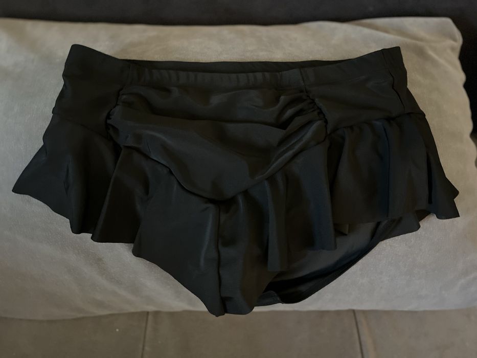 Majtki do bikini z falbankami maskujące XXL