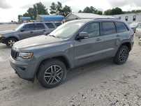 Jeep Grand Cherokee Wersja Trailhawk – terenowy charakter i dodatkowe wyposażenie off-road