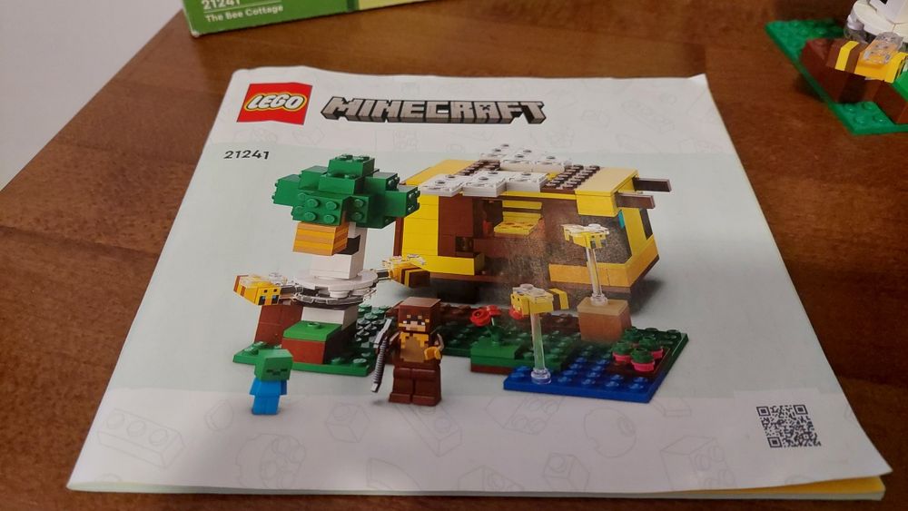 Lego Minecraft 21241 Pszczeli ul. Stan bdb. Polecam!