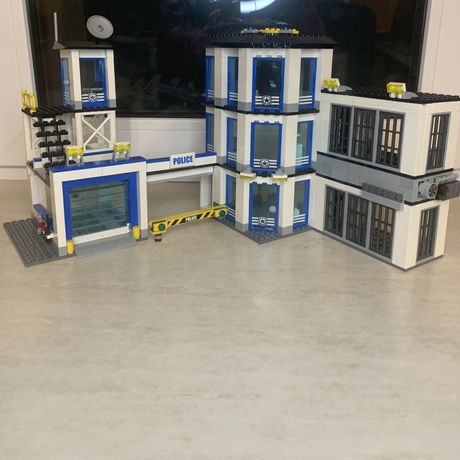 LEGO CITY Полицейский участок - #60141