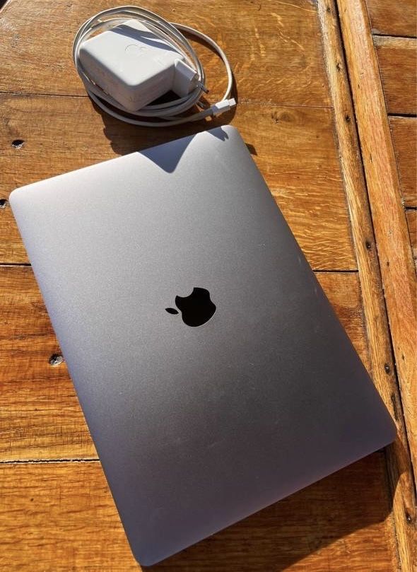 Mac book 13 pro intel core i5 2016