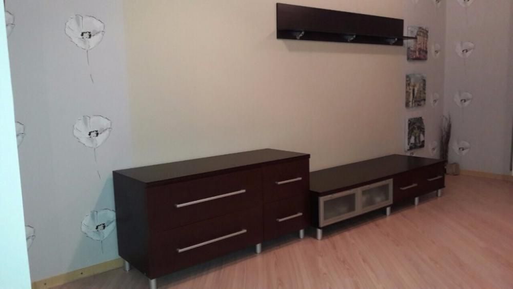 Продам Стенку в Гостинную.