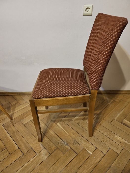 Krzesła  i taborety