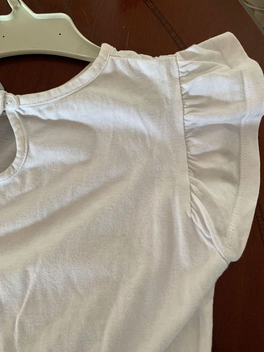 T shirt branca corte inglês com folho manga