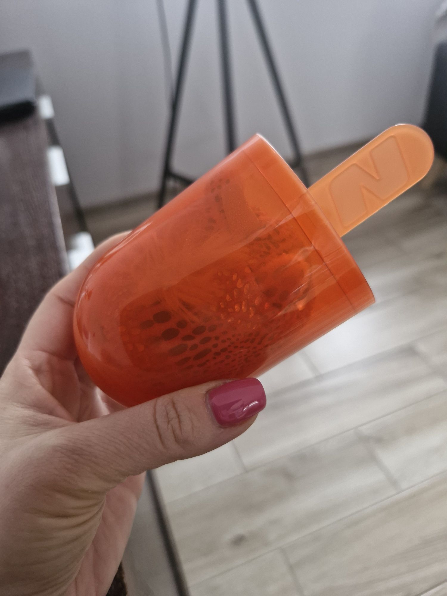 Maskotka mięciutka w pudełku  a la lód