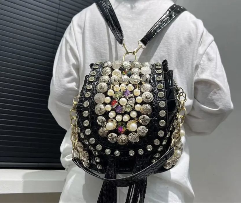 Torebka damska na łańcuchu