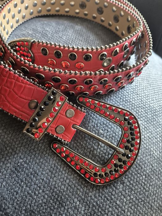 Pasek z ćwiekami - 125 cm nowy