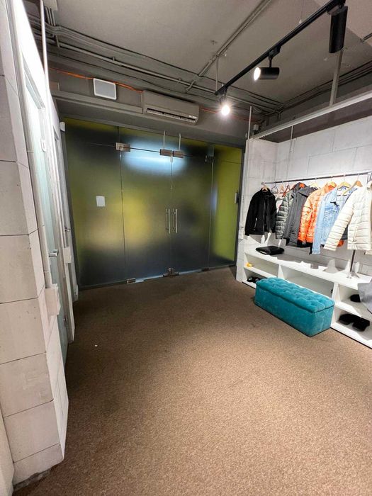 Здам офіс в ТРЦ, площа 240 м2, в стилі Лофт, метро Шулявська