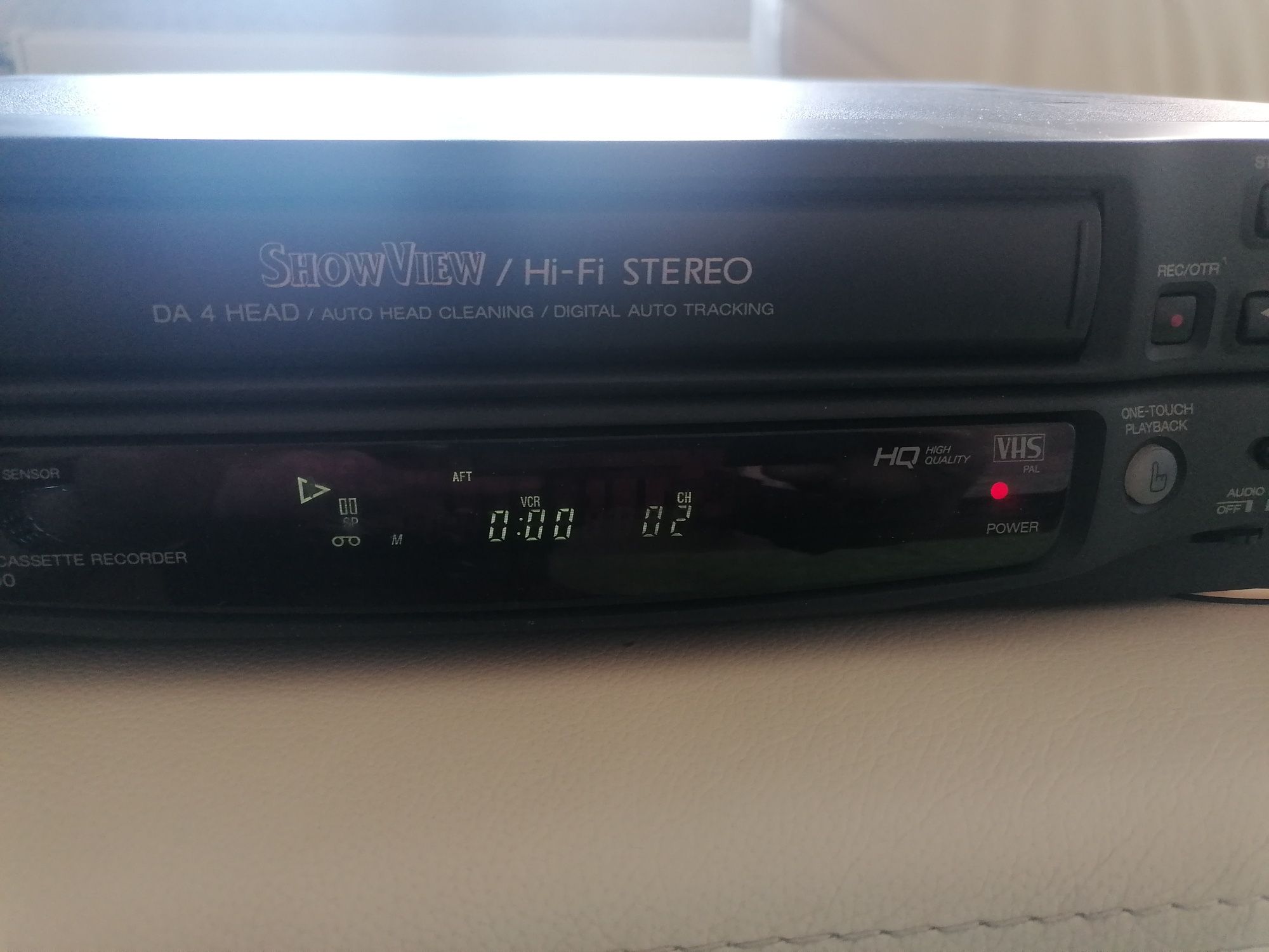 Magnetowid Aiwa FX1500 + pilot
